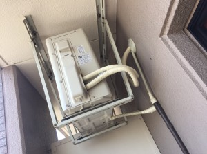 室外機　天吊り